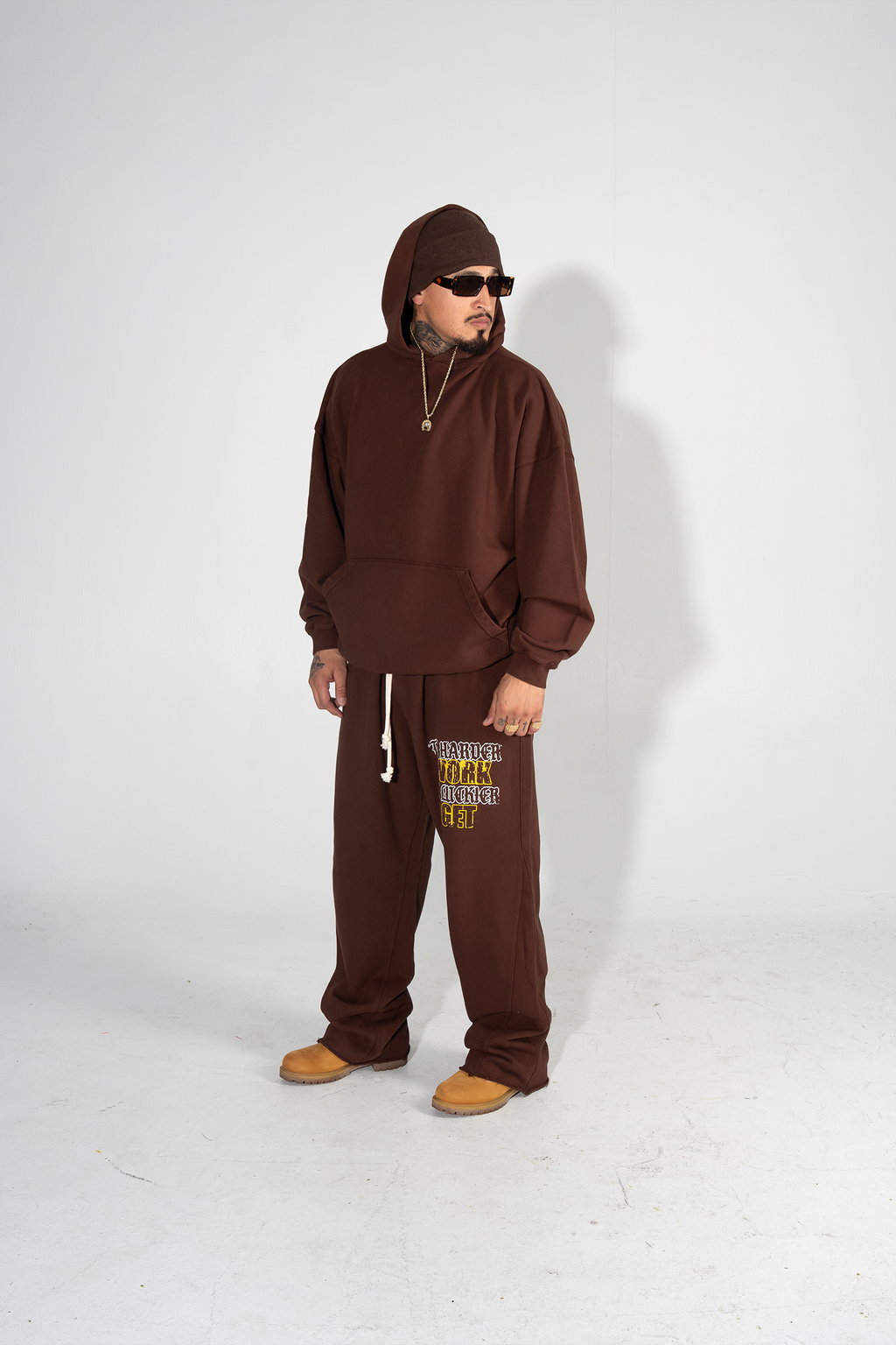 BROWN SWEATPANTS